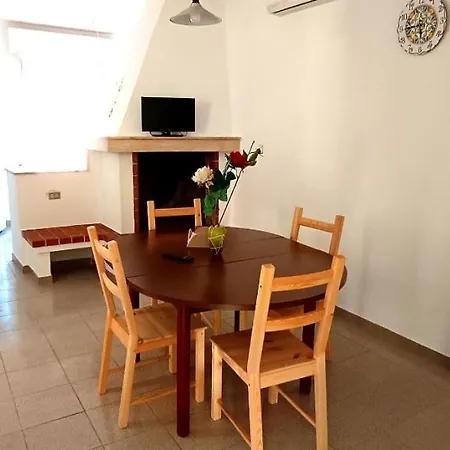Via Melpignano Holidays Διαμέρισμα *